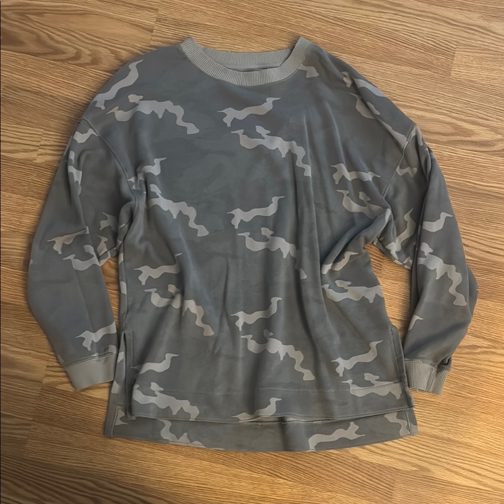 American Eagle Camouflage Long Sleeve Crew Neck Sweatshirt